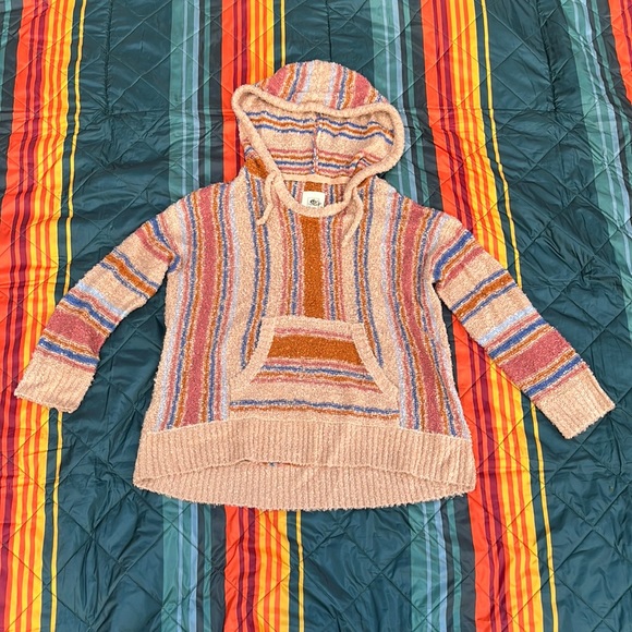 Good condition. Pull over sweater poncho. So comfy and soft!! Sz S - Picture 1 of 2